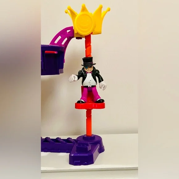 The Joker Laff Factory Playset+29 Figures+3 Vehicles - Picture 6 of 12